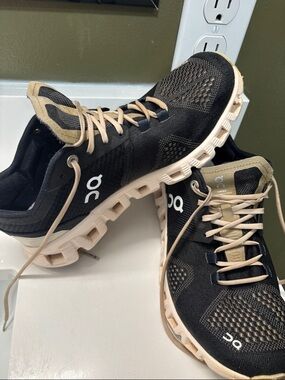On Running women’s Black and Tan Knit Athletic Sneakers